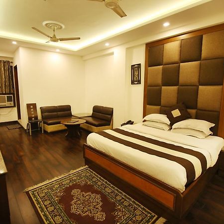 Hotel Parkway Deluxe Yeni Delhi Dış mekan fotoğraf