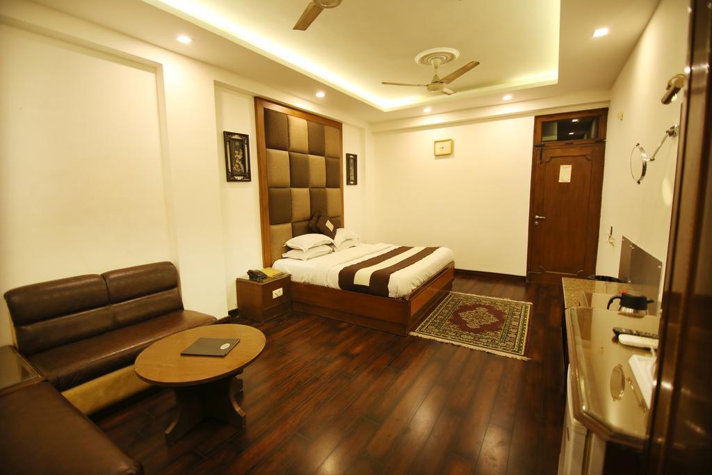 Hotel Parkway Deluxe Yeni Delhi Dış mekan fotoğraf