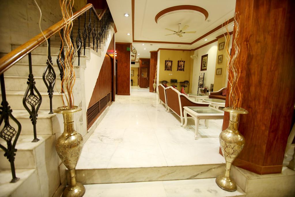 Hotel Parkway Deluxe Yeni Delhi Dış mekan fotoğraf