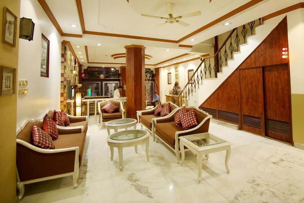 Hotel Parkway Deluxe Yeni Delhi Dış mekan fotoğraf