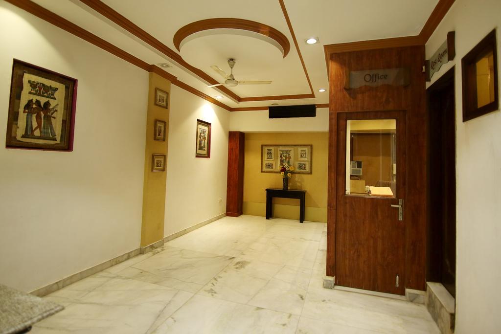 Hotel Parkway Deluxe Yeni Delhi Dış mekan fotoğraf