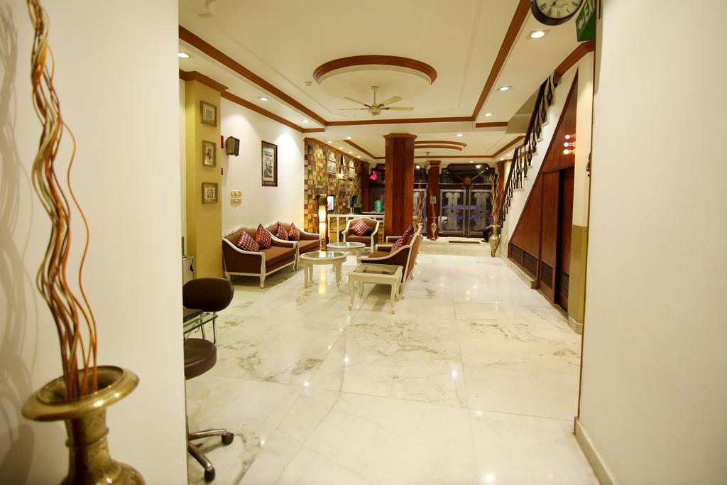 Hotel Parkway Deluxe Yeni Delhi Dış mekan fotoğraf