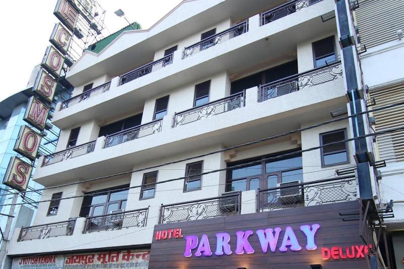 Hotel Parkway Deluxe Yeni Delhi Dış mekan fotoğraf